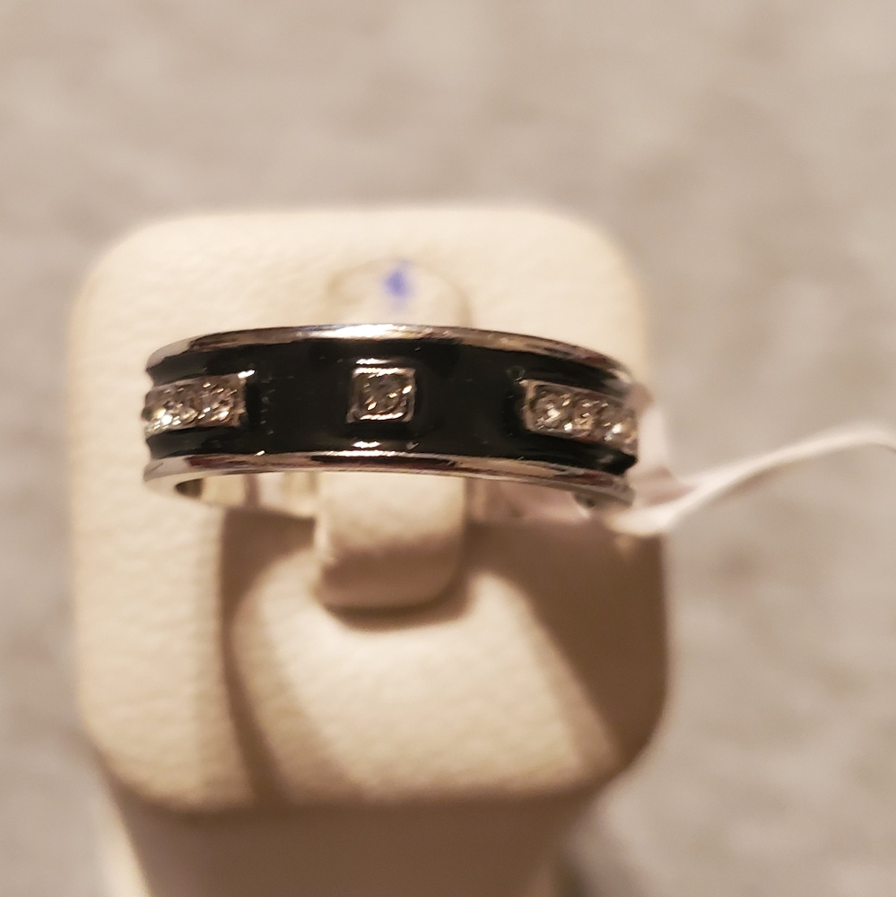 BNWT MENS MOISSINATE DIA WEDDING BAND